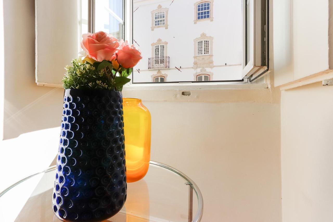 Charming And Stylish Downtown Apt In XIX Century Building リスボン エクステリア 写真