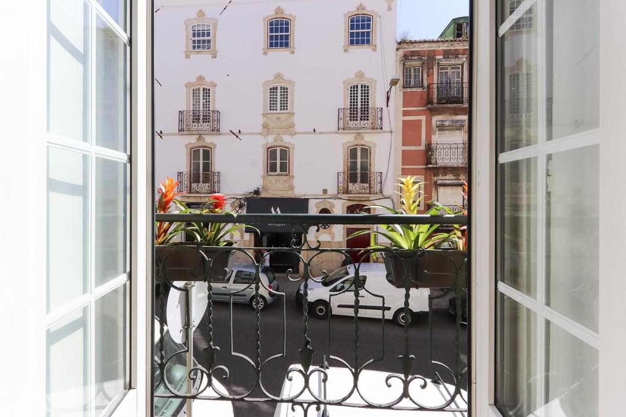 Charming And Stylish Downtown Apt In XIX Century Building リスボン エクステリア 写真