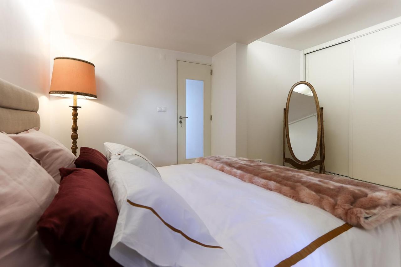 Charming And Stylish Downtown Apt In XIX Century Building リスボン エクステリア 写真